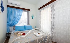 Stratos Seaside Corner Apartment